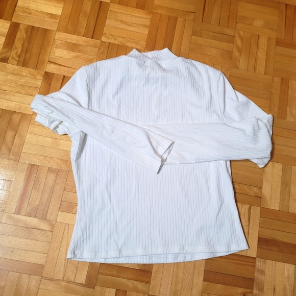 Beatiful dress and women top . - Picture 10 of 10